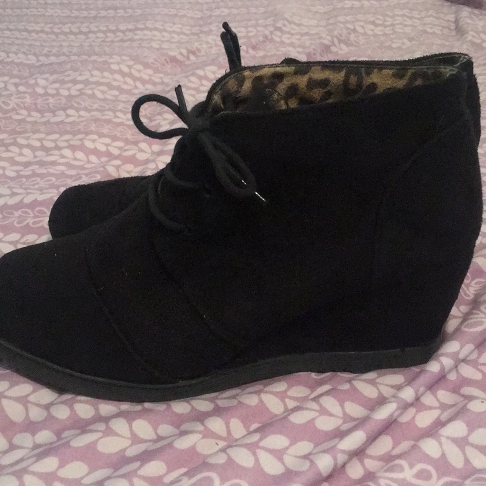 Wedge booties! Size 6 in woman’s
